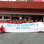 Petroleros despedidos se movilizan a la Asamblea Nacional exigiendo reenganche a Pdvsa