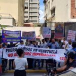 (Vídeos) Petroleros protestaron en Pdvsa La Campiña por contrato y contra la entrega del petróleo